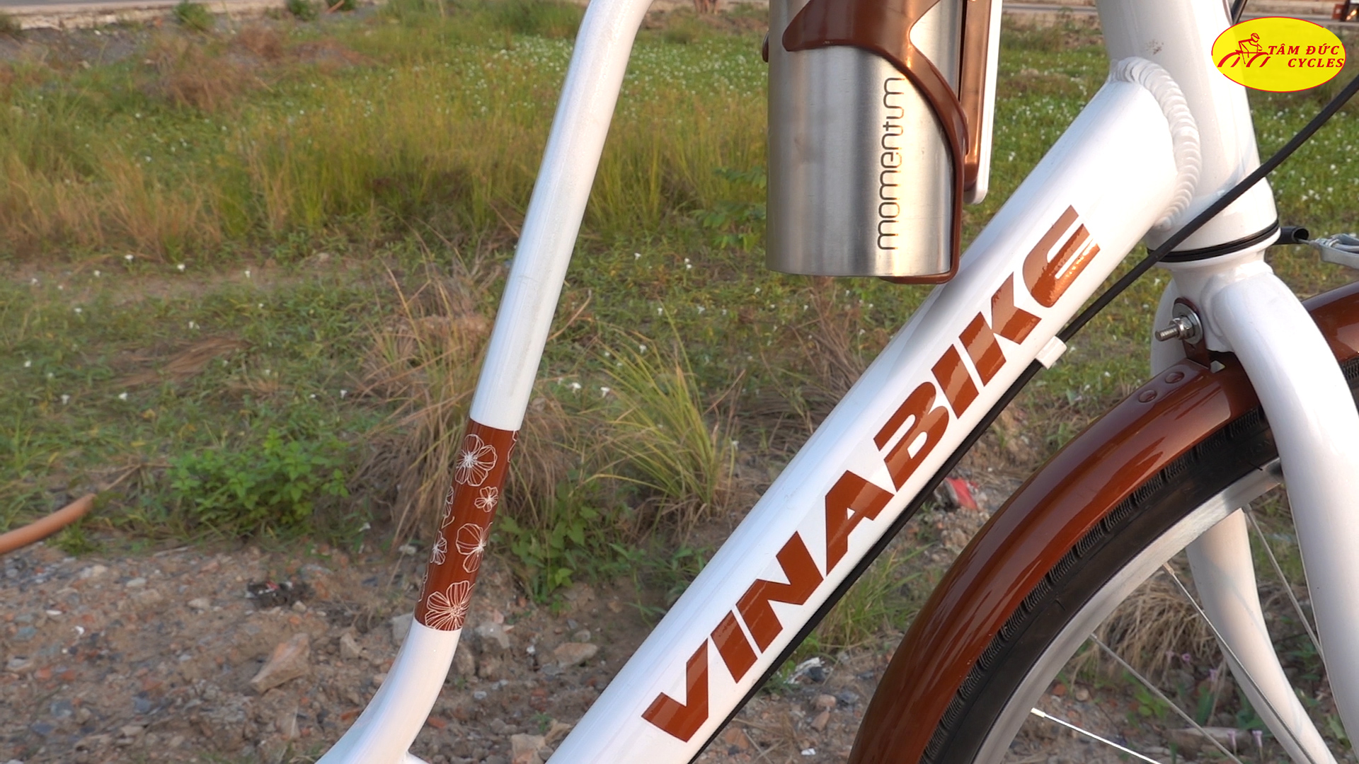 Xe đạp VinaBike là của nước nào?