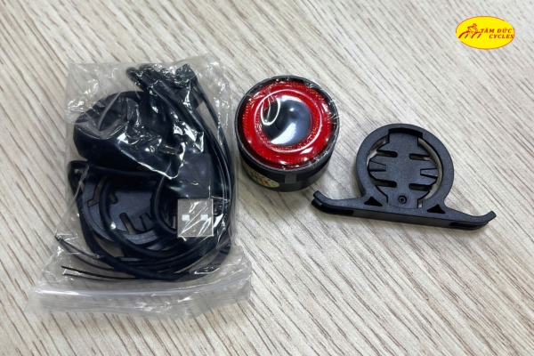 Đèn xe đạp sau gắn yên và cọc yên Rockbros Q3