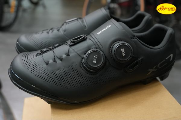 Giày Shimano dòng MTB SH-XC703