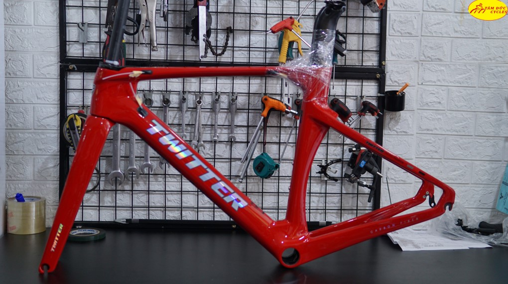 KHUNG TWITTER R10 CARBON