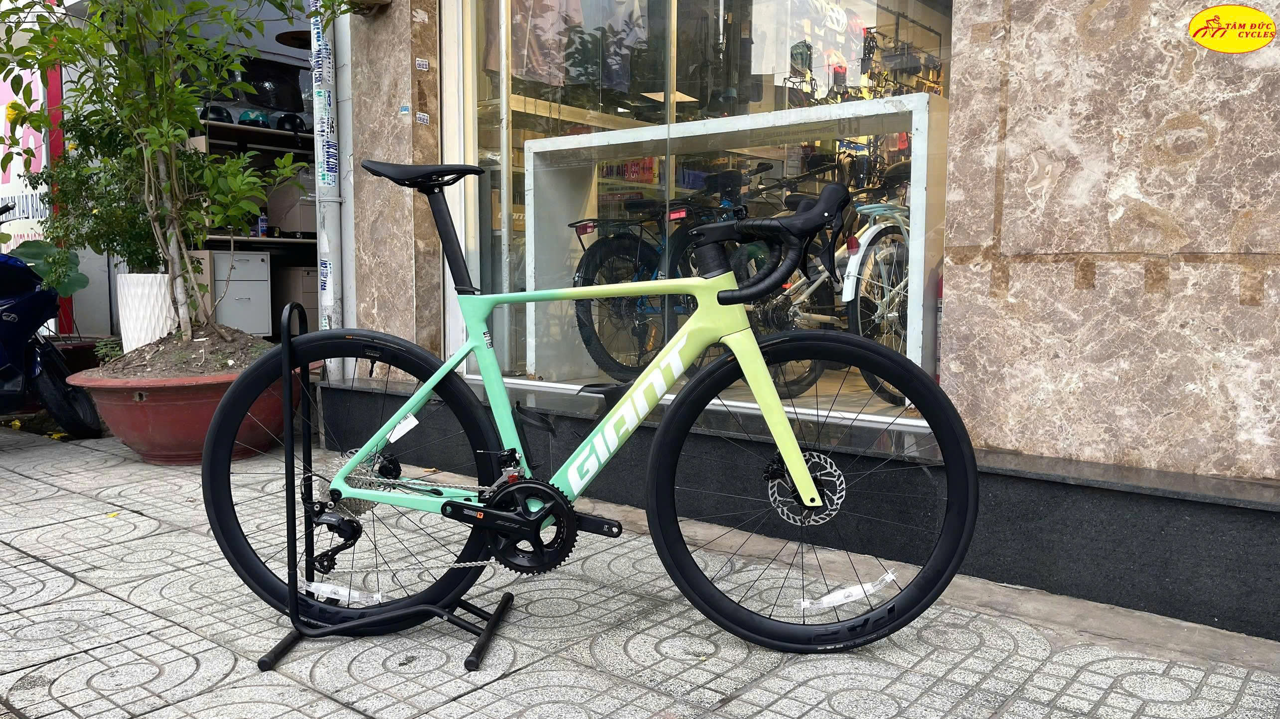 XE ĐẠP ĐUA GIANT PROPEL ADV 2 mẫu mới 2025