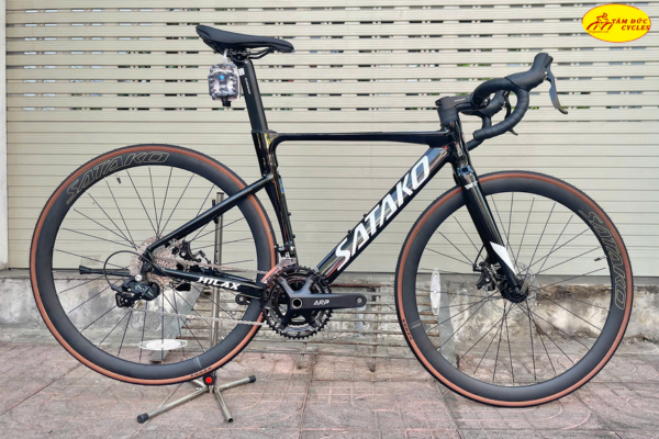 Xe đạp đua Satako Hilax 2025