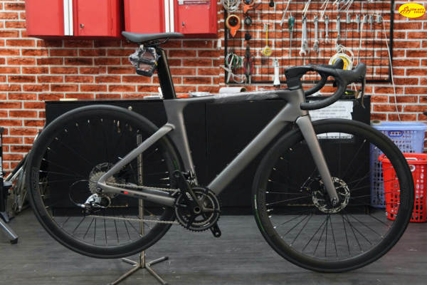 Xe đạp đua Twitter R12 Sram Rival RS22